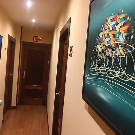 维亚莱格雷酒店 3* 阿维莱斯